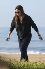 JENNIFER GARNER Out at Beach for a School Event in Santa Monica 03/31/2022