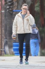 JENNIFER GARNER Taking a Phone Call Out in Brentwood 04/01/2022