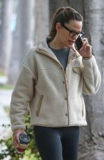 JENNIFER GARNER Taking a Phone Call Out in Brentwood 04/01/2022