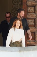 JENNIFER LOPEZ and Ben Affleck at a Massive Real Estate Property on the Market in Beverly Hills 04/12/2022