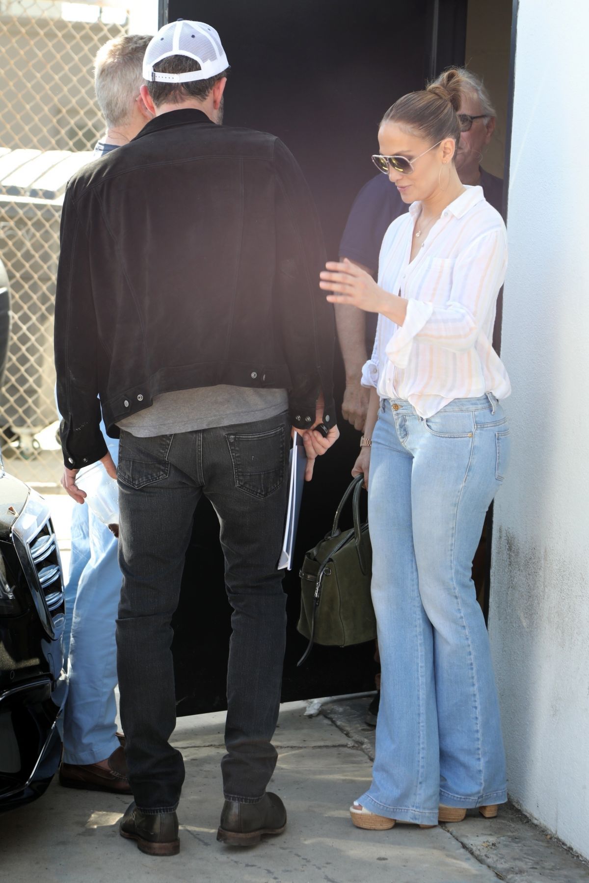 JENNIFER LOPEZ Looks At An Office Property For A New Business Venture In Los Angeles 04 08 2022 