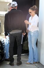 JENNIFER LOPEZ Looks at An Office Property for a New Business Venture in Los Angeles 04/08/2022