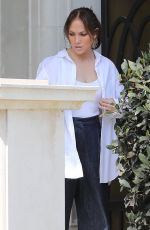 JENNIFER LOPEZ Outside Her Home in Los Angeles 04/11/2022