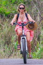 JESSICA ALBA and Cash Warren on Vacation in Hhawaii 04/25/2022