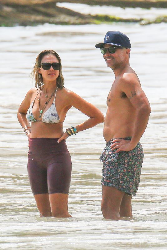 JESSICA ALBA and Cash Warren on Vacation in Hhawaii 04/25/2022