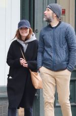 JULIANNE MOORE and Bart Freundlich Out in New York 04/05/2022