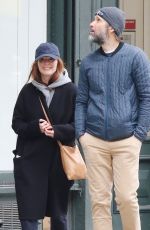 JULIANNE MOORE and Bart Freundlich Out in New York 04/05/2022