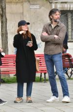 JULIANNE MOORE and Bart Freundlich Out in Venice 04/19/2022