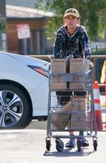 JULIETTE LEWIS Shopping for Groceries at Erewhon Market in Los Angeles 04/26/2022