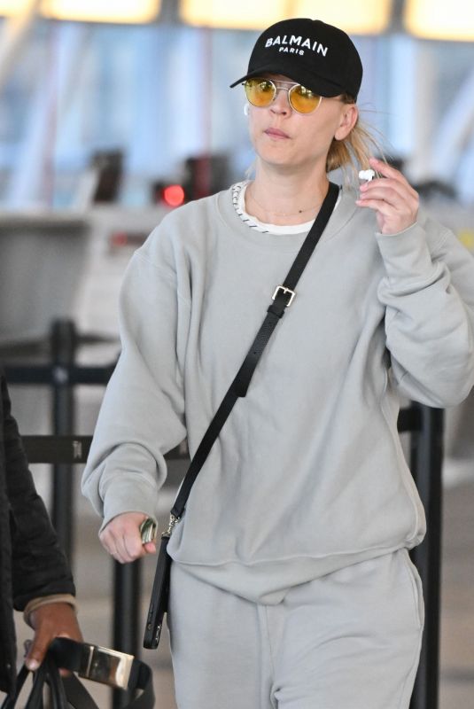KALEY and BRIANA CUOCO at JFK Airport in New York 04/19/2022