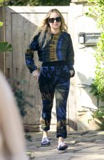 KATE HUDSON Leaves a Friend