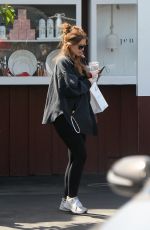 KATHERINE and CHRISTINA SCHWARZENEGGER Out for Brunch in Los Angeles 04/24/2022