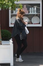 KATHERINE and CHRISTINA SCHWARZENEGGER Out for Brunch in Los Angeles 04/24/2022