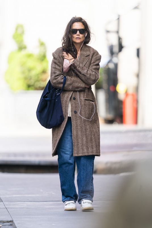 KATIE HOLMES Out in New York 04/17/2022