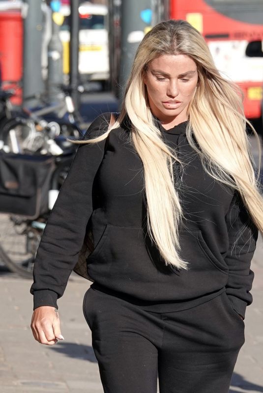 KATIE PRICE Out in London 04/01/2022
