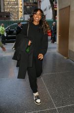 KELLY ROWLAND Out and About in New York 04/01/2022