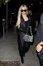 KHLOE KARDASHIAN and KRIS JENNR Leaves Kylie and Kendall