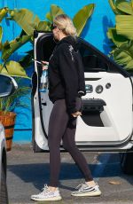 KHLOE KARDASHIAN Arrives at Her Daughter Gymnastic Class in Los Angeles 04/04/2022