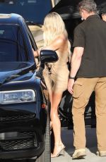 KHLOE KARDASHIAN Leaves Jimmy Kimmel Live in Hollywood 04/06/2022