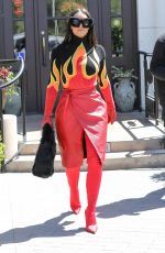 KIM KARDASHIAN at Il Fornaio Italian Restaurant in Woodland Hills 04/13/2022