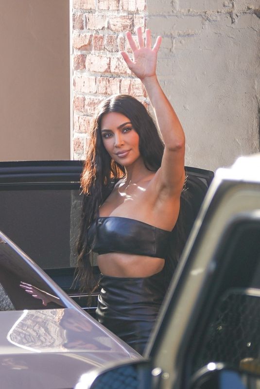 KIM KARDASHIAN Leaves Jimmy Kimmel Live in Hollywood 04/06/2022