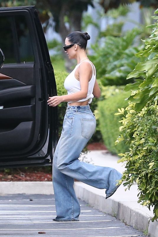 KIM KARDASHIAN Visits Orlando 04/26/2022