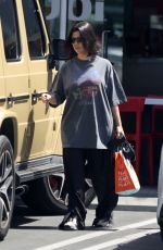 KOURTNEY KARDASHIAN and Travis Barker Out for Green Smoothies in Los Angeles 04/15/2022