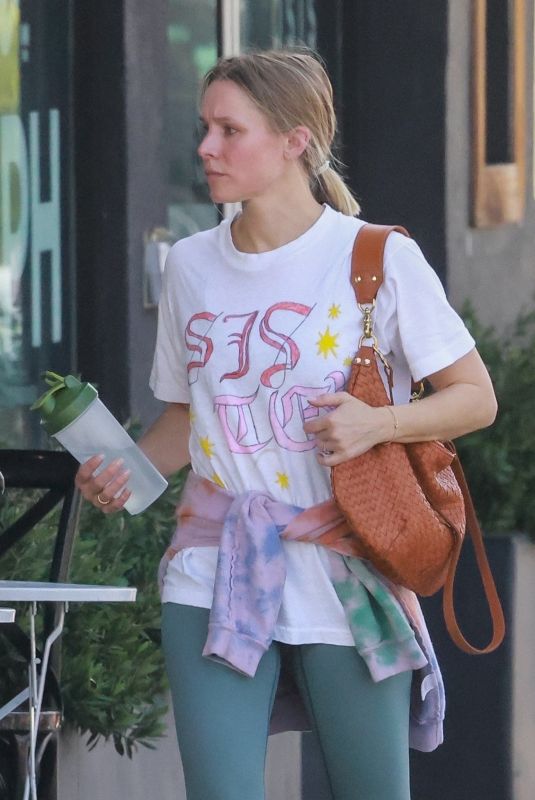 KRISTEN BELL Heading to Workout in Los Feliz 04/18/2022