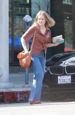 KRISTEN BELL Out Shopping for Grocery in Los Feliz 04/20/2022