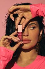 KYLIE JENNER for Kylie Skin Lip Oil Collection 2022