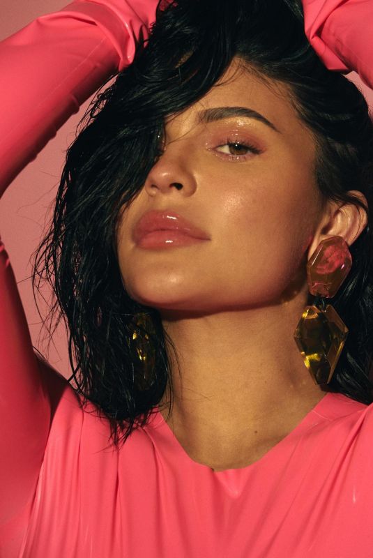 KYLIE JENNER for Kylie Skin Lip Oil Collection 2022