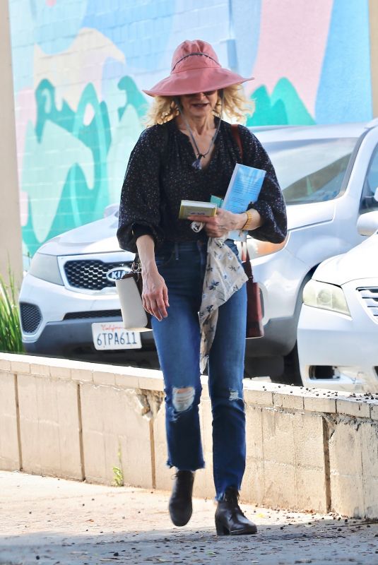 KYRA SEDGWICK Out for Lunch in Los Feliz 04/25/2022