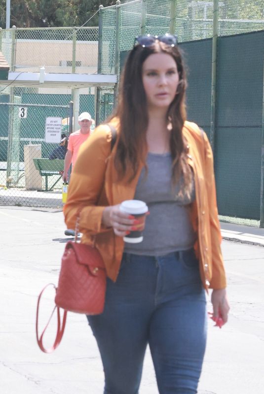 LANA DEL REY Leaves a Golf Course in Los Angeles 04/16/2022