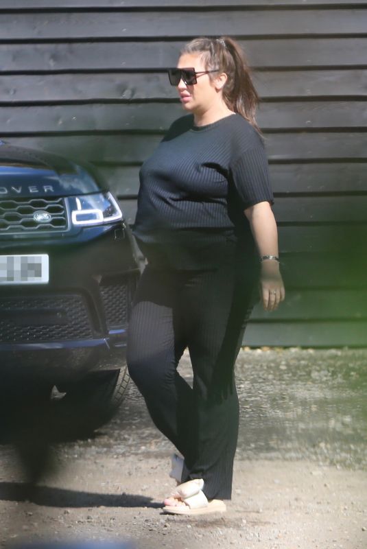 LAUREN GOODGER Out in Surrey 04/17/2022