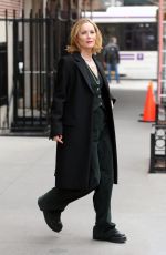 LESLE MANN Heading to Late Night with Seth Meyers in New York 04/04/2022