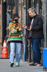 LESLIE MANN and Judd Apatow Out in New York 04/04/2022