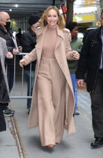 LESLIE MANN Arrives at Promotes The Bubble at The View in New York 0/31/2022