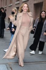 LESLIE MANN Arrives at Promotes The Bubble at The View in New York 0/31/2022