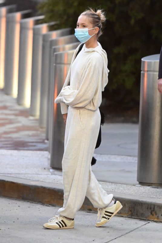 LILA GRACE MOSS Arrives at JFK Airport in New York 04/27/2022