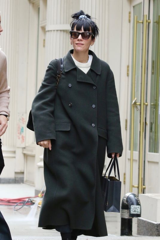 LILY ALLEN Out Shopping in New York 03/31/2022