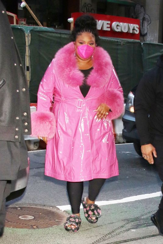 LIZZO Arrives at Today Show in New York 04/11/2022