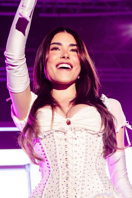 MADISON BEER Performs at a Concert in Milan 04/01/2022