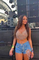 MADISON PETTIS - Instagram Photos and Videos 04/18/2022