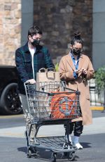 OLIVIA MUNN Shopping for Groceries at Gelsons in Los Angeles 04/05/2022