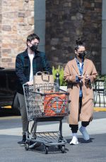 OLIVIA MUNN Shopping for Groceries at Gelsons in Los Angeles 04/05/2022