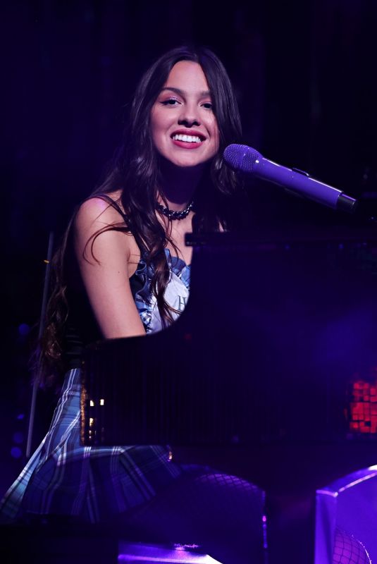 OLIVIA RODRIGO Performs at 2022 SOUR Tour in New York 04/26/2022 