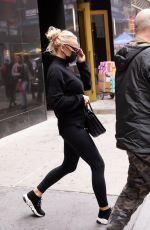 PAMELA ANDERSON Leaves Chicago Rehearsals in New York 03/31/2022