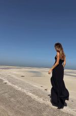 PIA MIA PEREZ - Instagram Photos 04/04/2022
