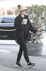 Pregnant KATHERINE SCHWARZENEGGER Out in Brentwood 04/18/2022