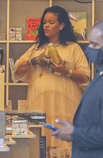Pregnant RIHANNA Shopping at Paper Source in Santa Monica 04/04/2022
